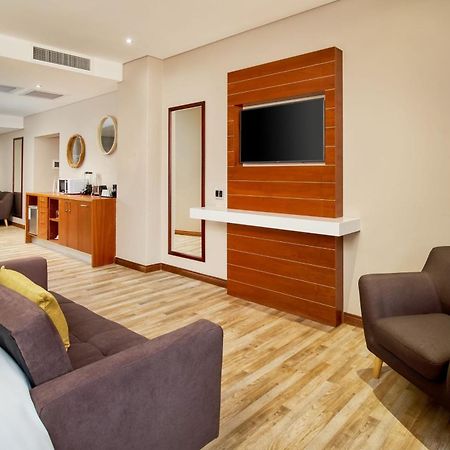 Protea Hotel By Marriott Pretoria Hatfield المظهر الخارجي الصورة