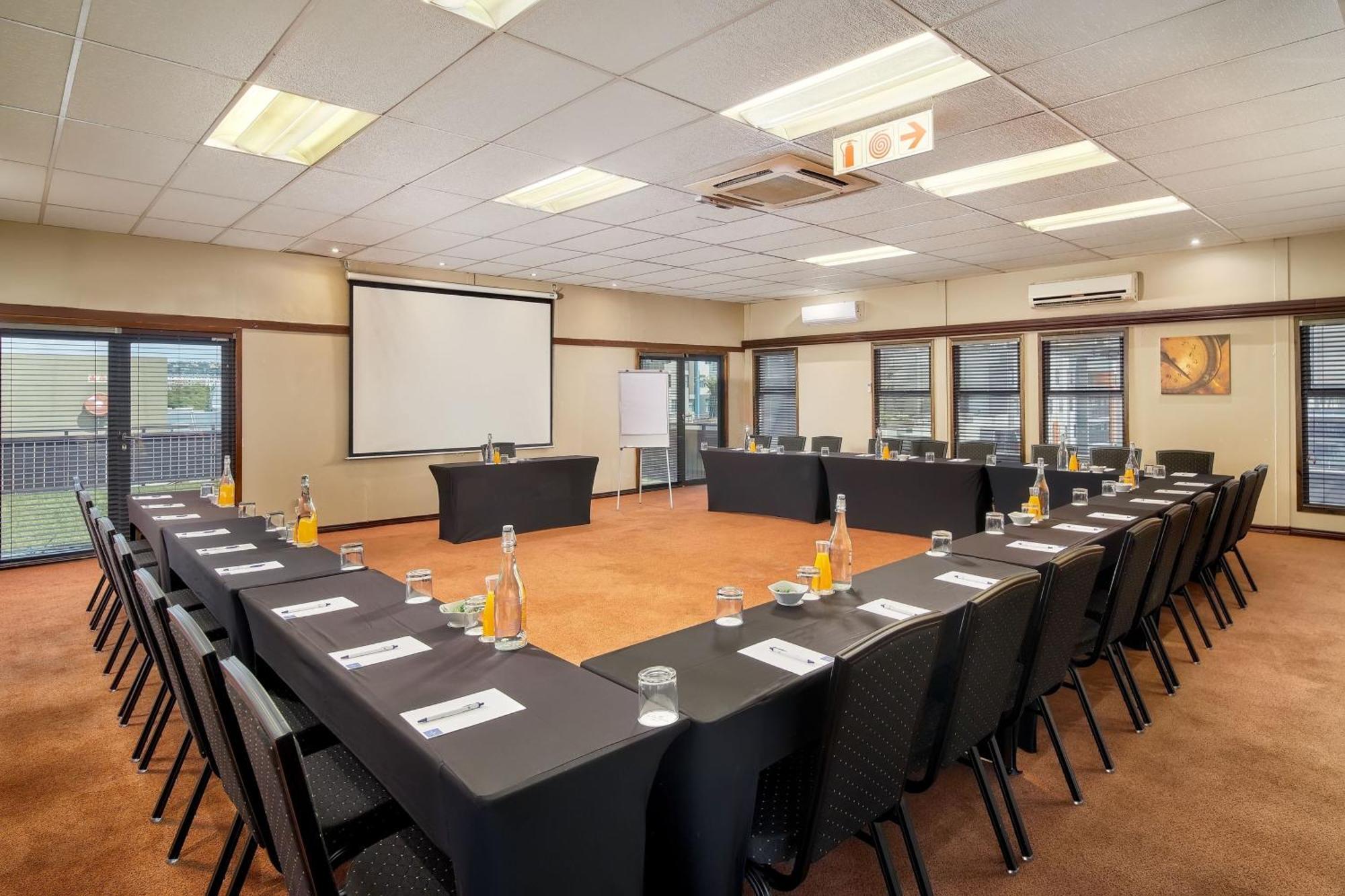 Protea Hotel By Marriott Pretoria Hatfield المظهر الخارجي الصورة