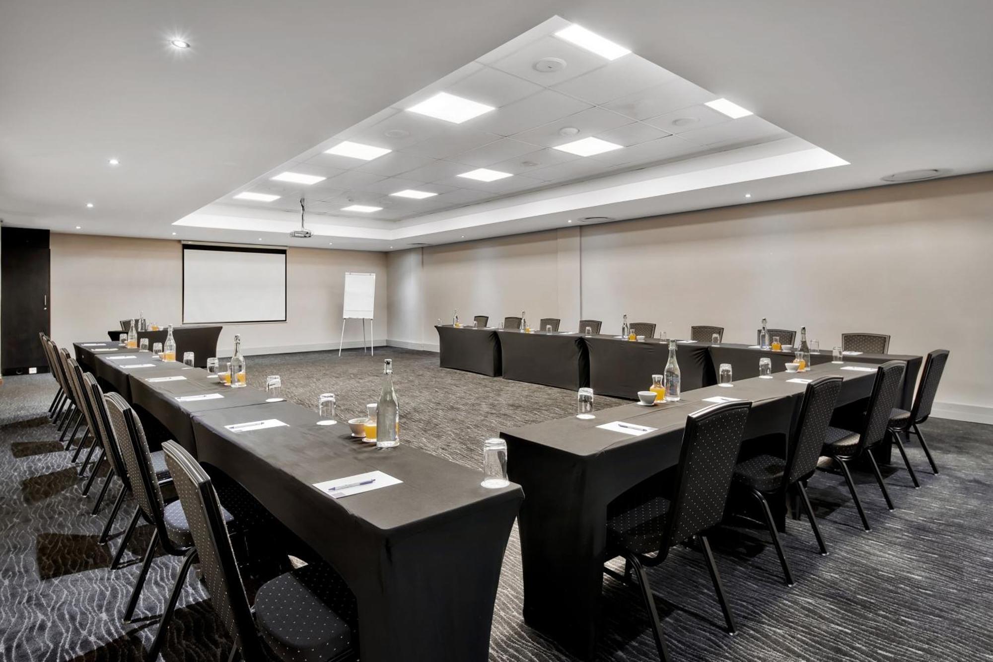 Protea Hotel By Marriott Pretoria Hatfield المظهر الخارجي الصورة