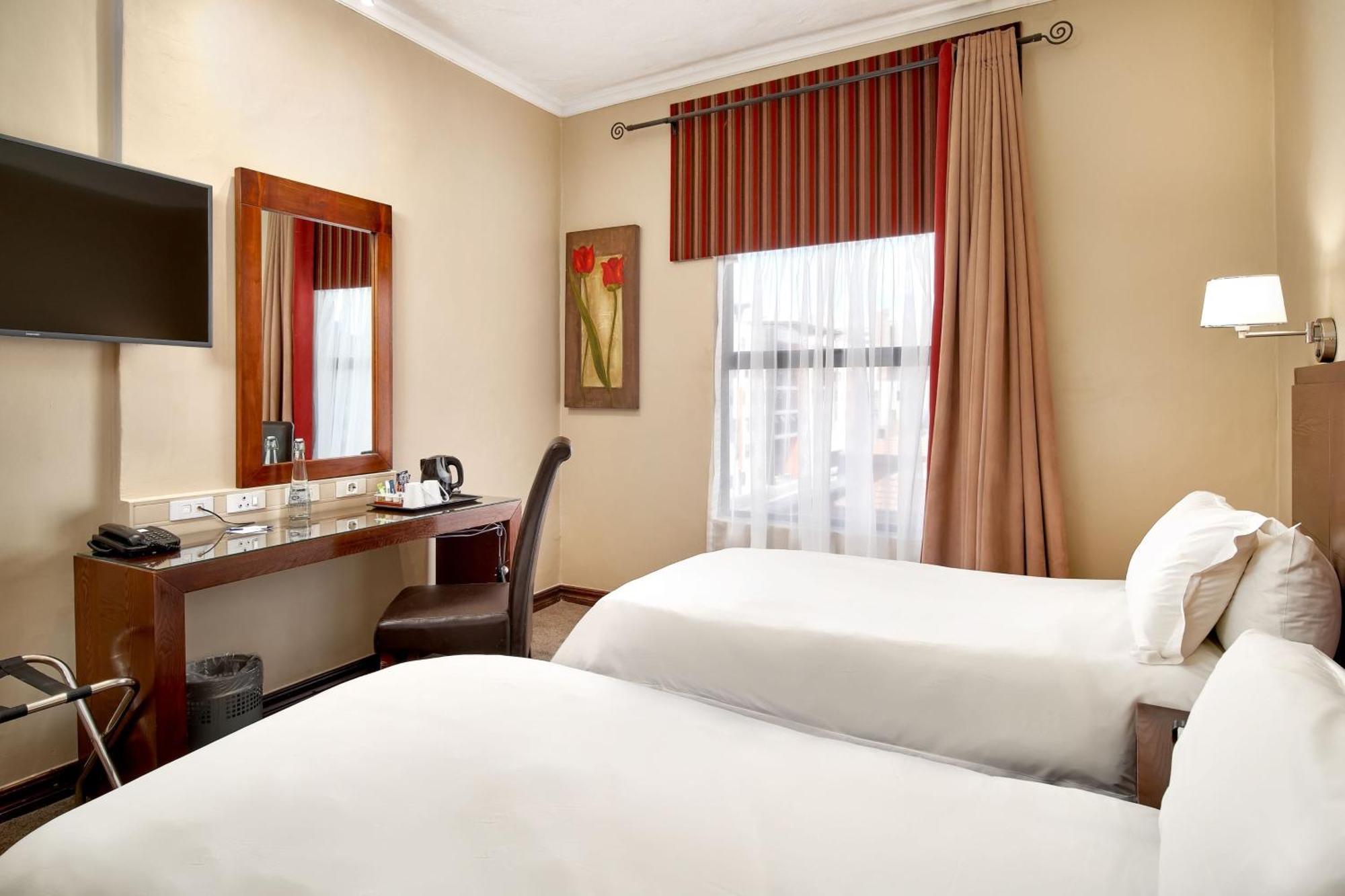 Protea Hotel By Marriott Pretoria Hatfield الغرفة الصورة
