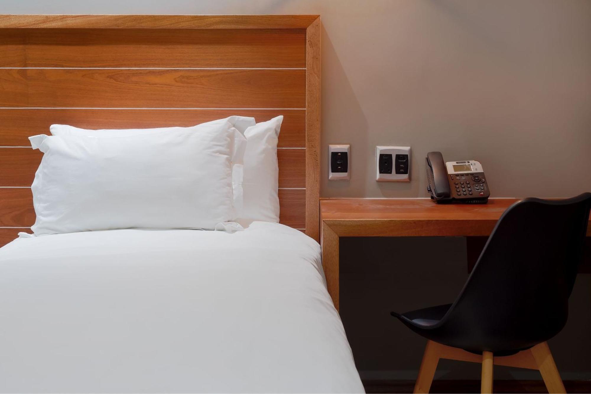 Protea Hotel By Marriott Pretoria Hatfield الغرفة الصورة