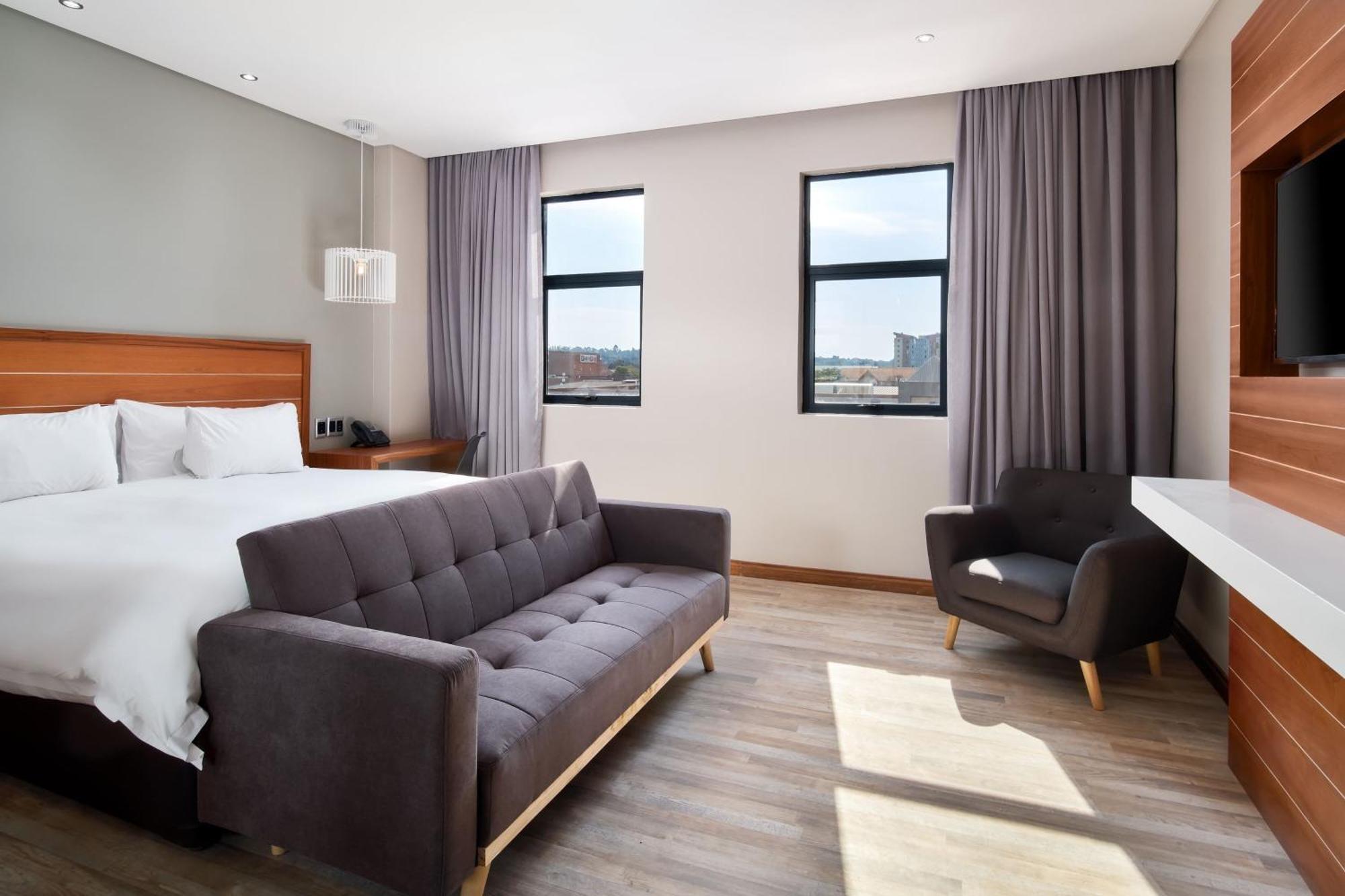 Protea Hotel By Marriott Pretoria Hatfield الغرفة الصورة