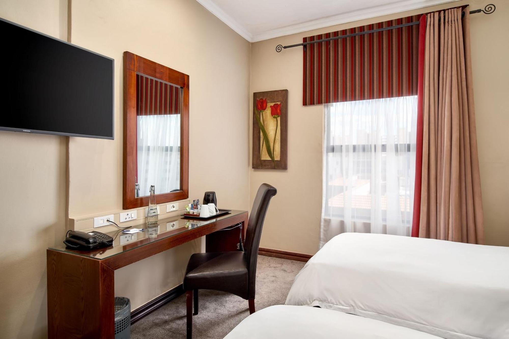 Protea Hotel By Marriott Pretoria Hatfield الغرفة الصورة