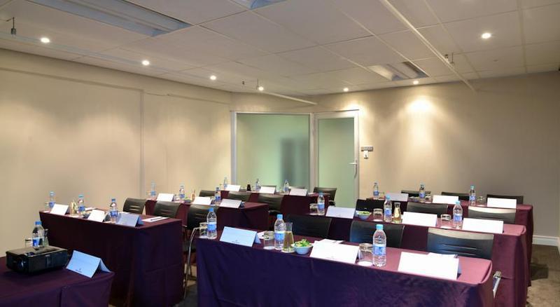 Protea Hotel By Marriott Pretoria Hatfield المظهر الخارجي الصورة