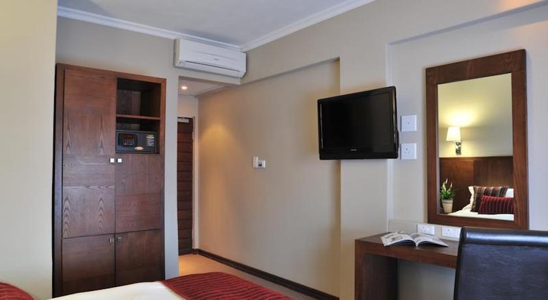 Protea Hotel By Marriott Pretoria Hatfield المظهر الخارجي الصورة