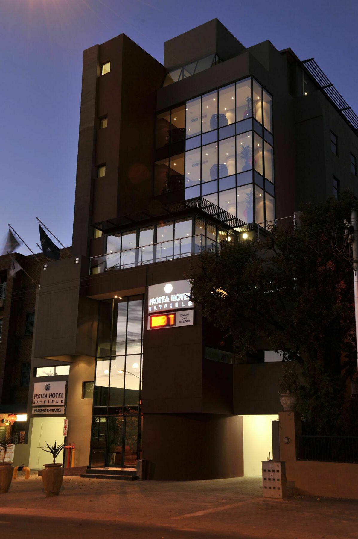 Protea Hotel By Marriott Pretoria Hatfield المظهر الخارجي الصورة
